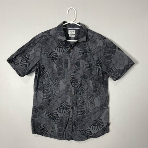 hurly Classic Fit Short Sleeve Button  Up Size Medium - Picture 2 of 4